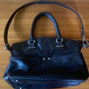 Danier leather women’s leather tote/ shoulder purse